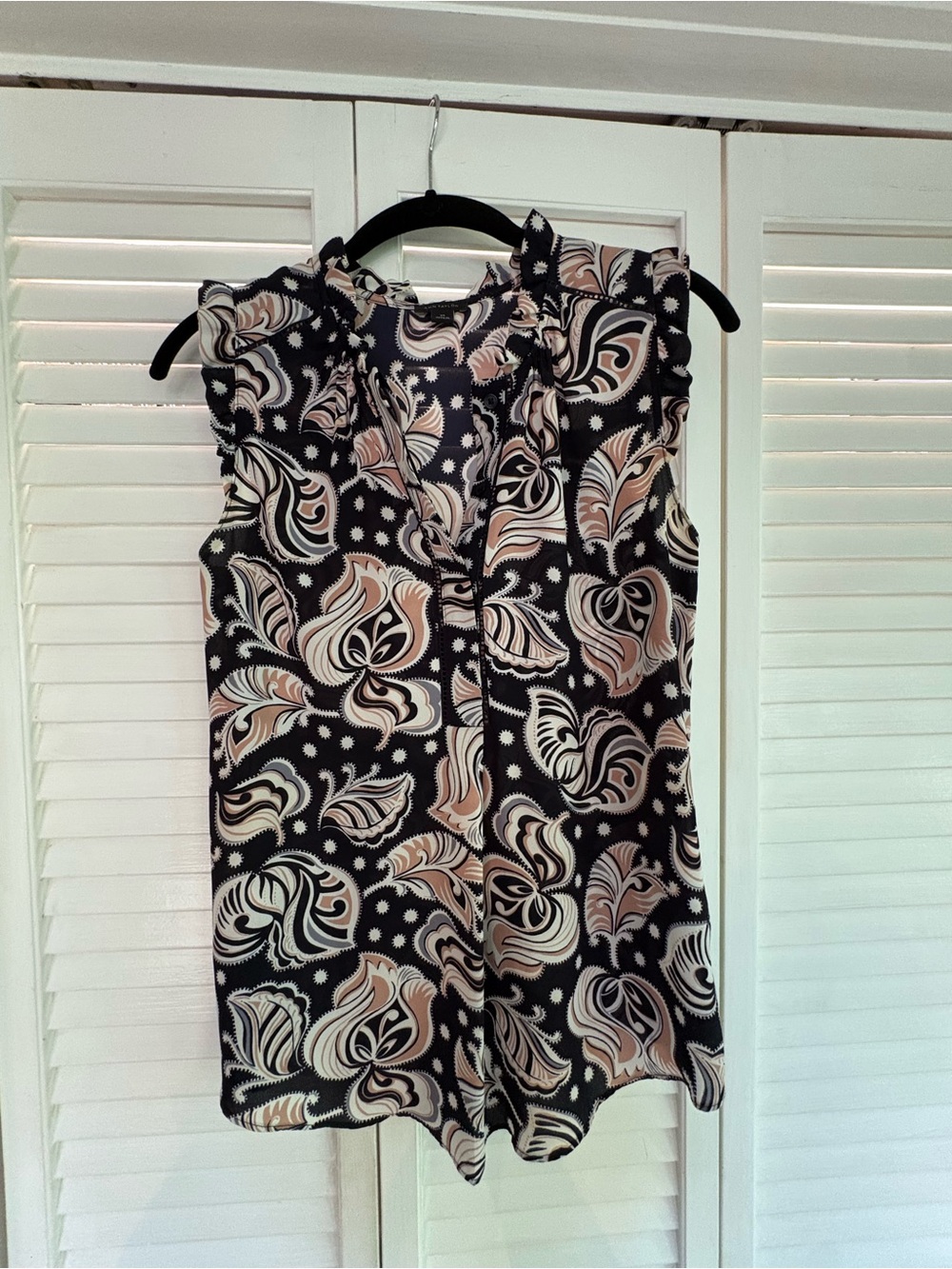 Sleeveless Ruffle Tie-Neck Top in Navy, Pink, & White